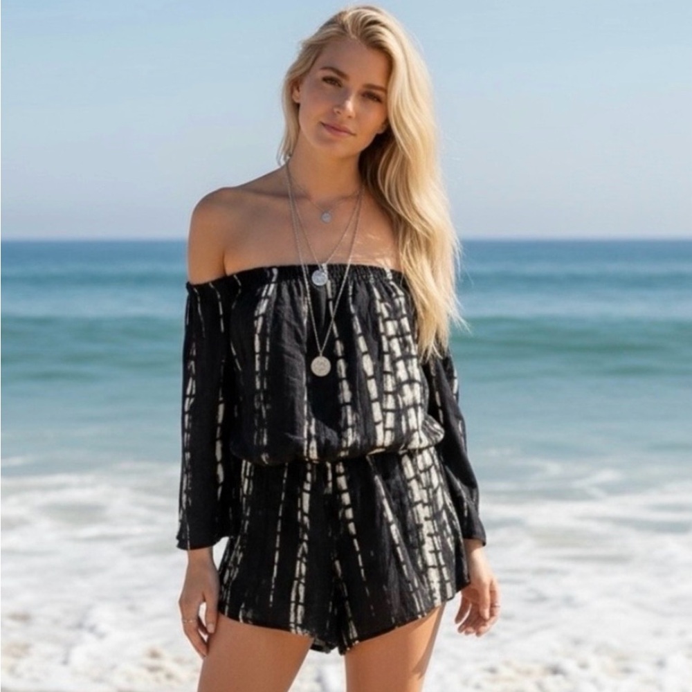 Carmin Black Tie Dye Off the Shoulder Romper size M